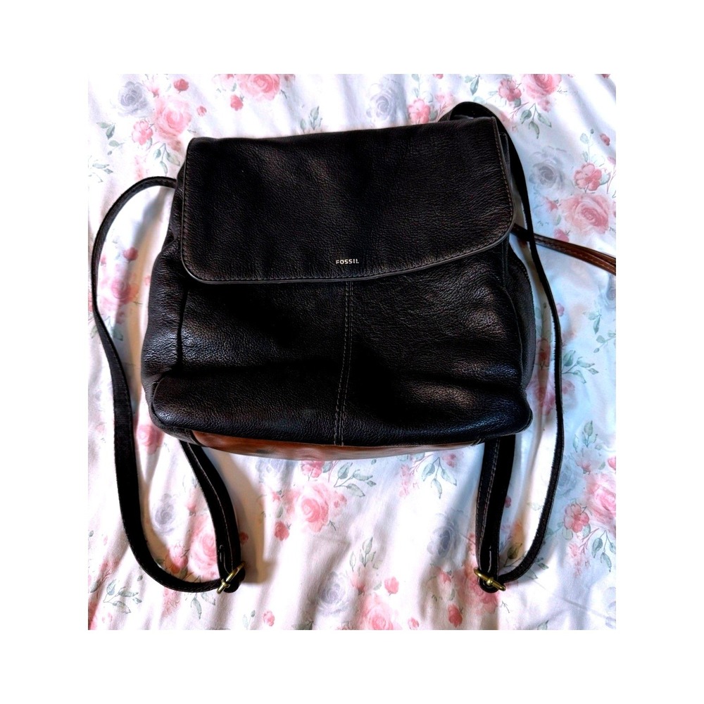 Fossil Black Leather Backpack Small Flap Adjustable Straps 10x12